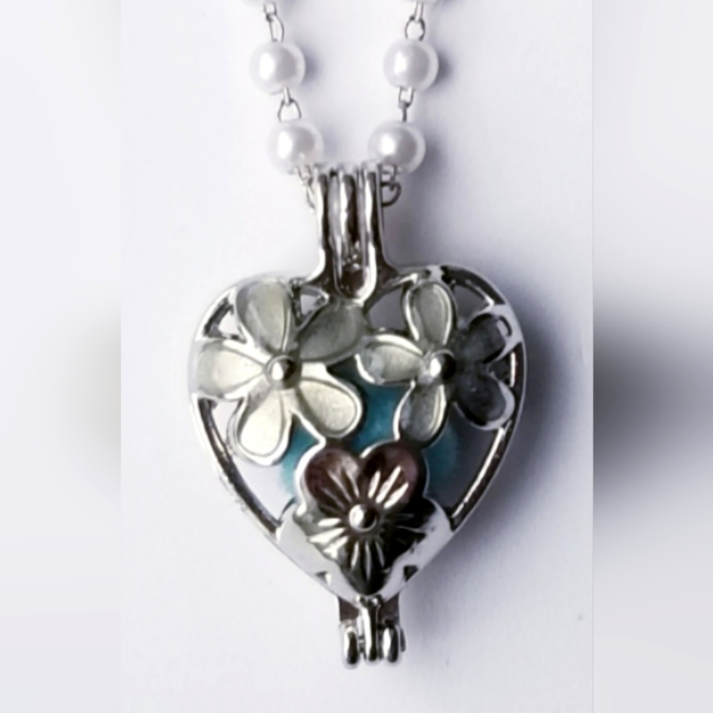 Vintage sterling heart locket